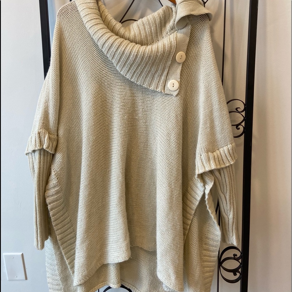 Cream poncho
